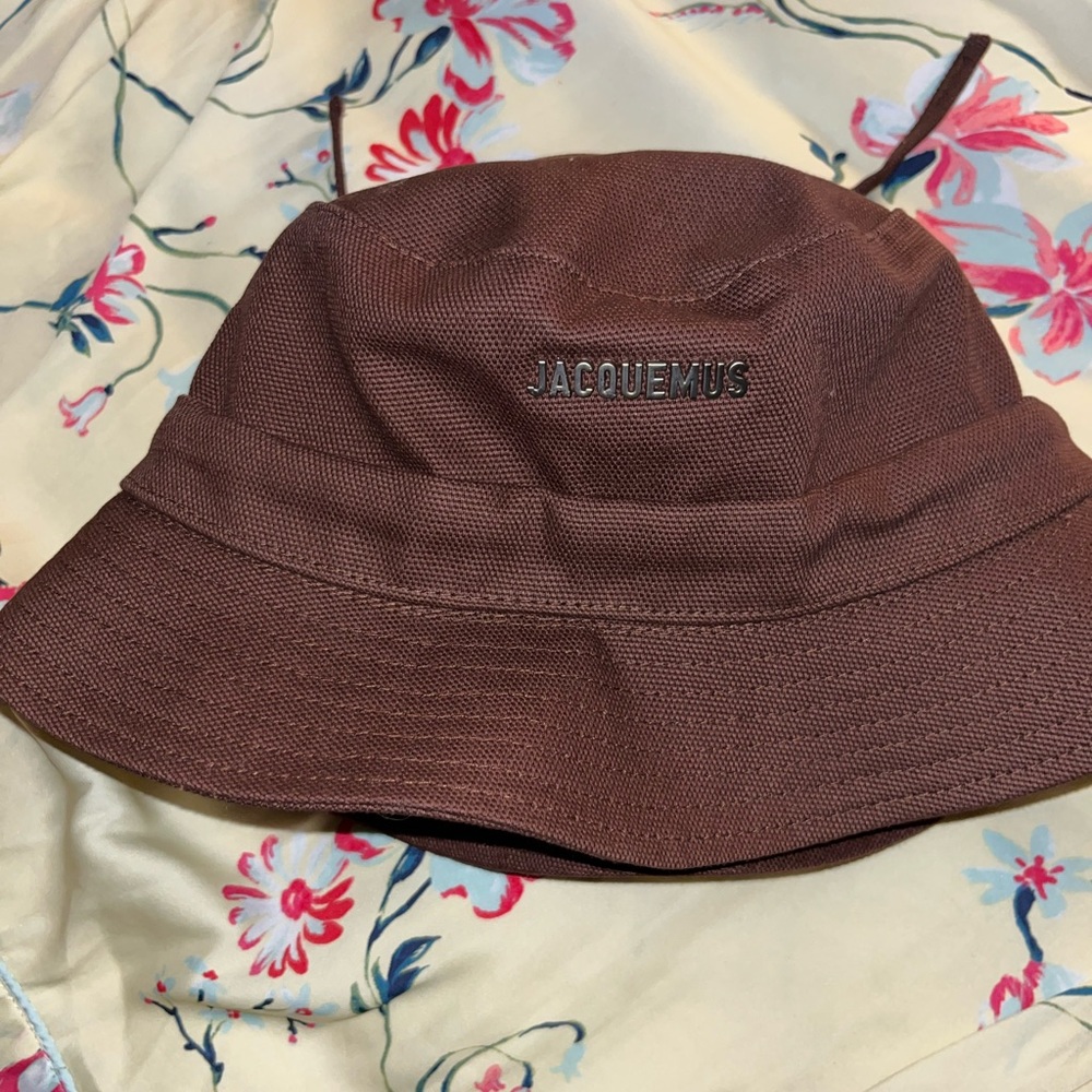 Jacquemus bucket hat